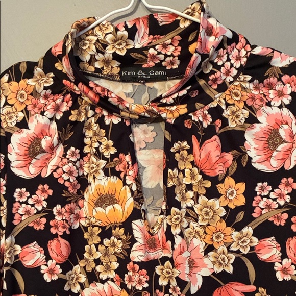 Kim & Cami Floral Short Sleeve Tee - Black and Pink - Picture 4 of 14